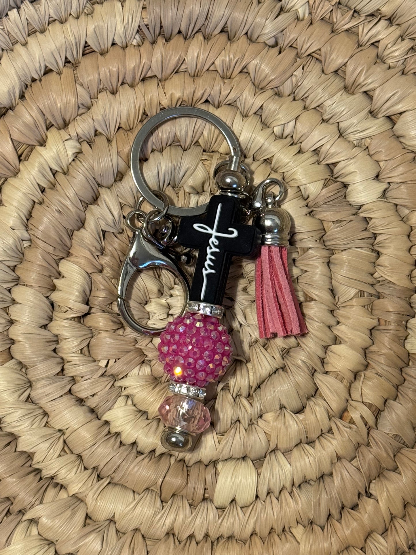 Focal keychain w/ tassel