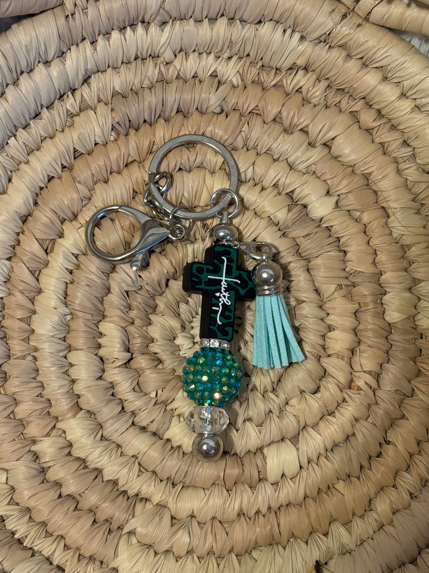 Focal keychain w/ tassel