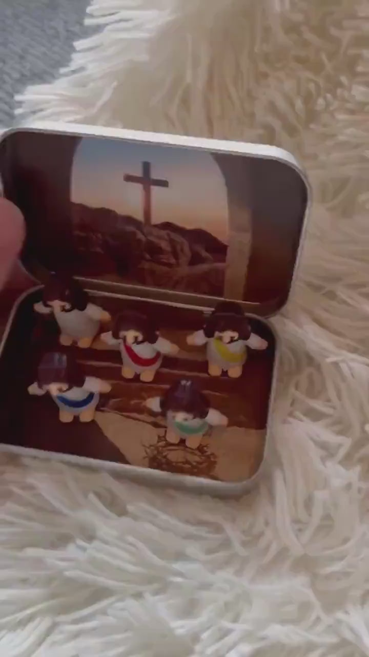 Magnetic tin w/ Jesus crusifiction scene & magnetic Jesus figurines